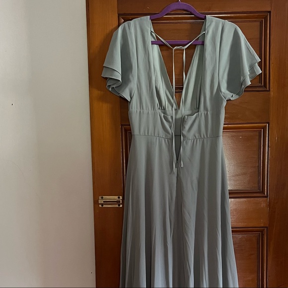 SAGE GREEN Lulu’s flutter sleeve lined maxi dress, size medium, only worn once - Picture 7 of 8